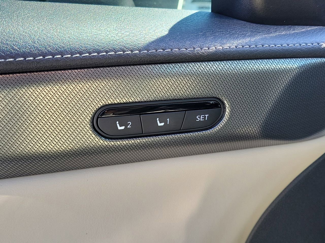 Used 2025 INFINITI QX60 Luxe w/ Lighting Package (N94) image 30