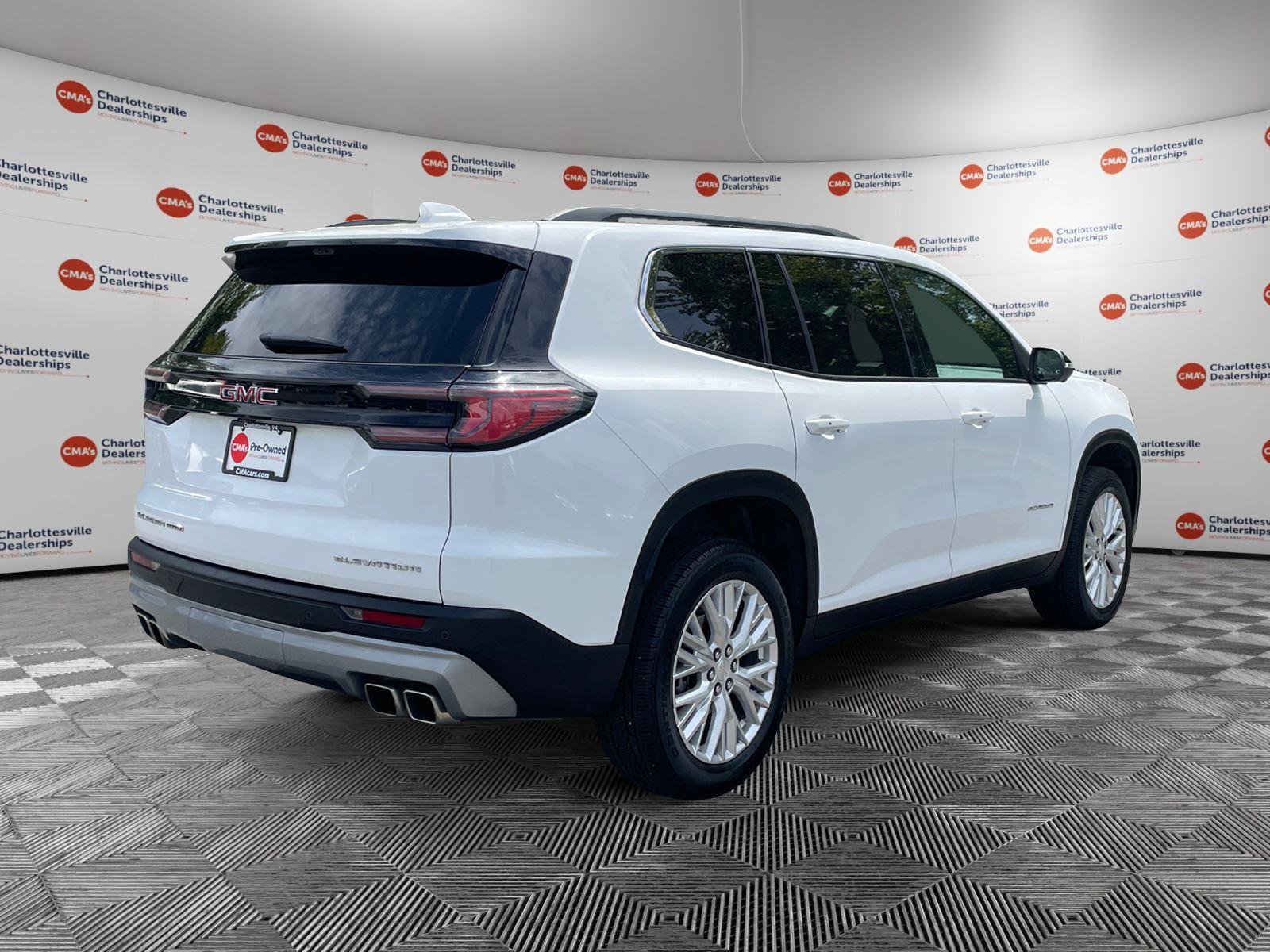 Used 2026 GMC Acadia Elevation w/ Elevation Premium Package AWD/4WD image 5