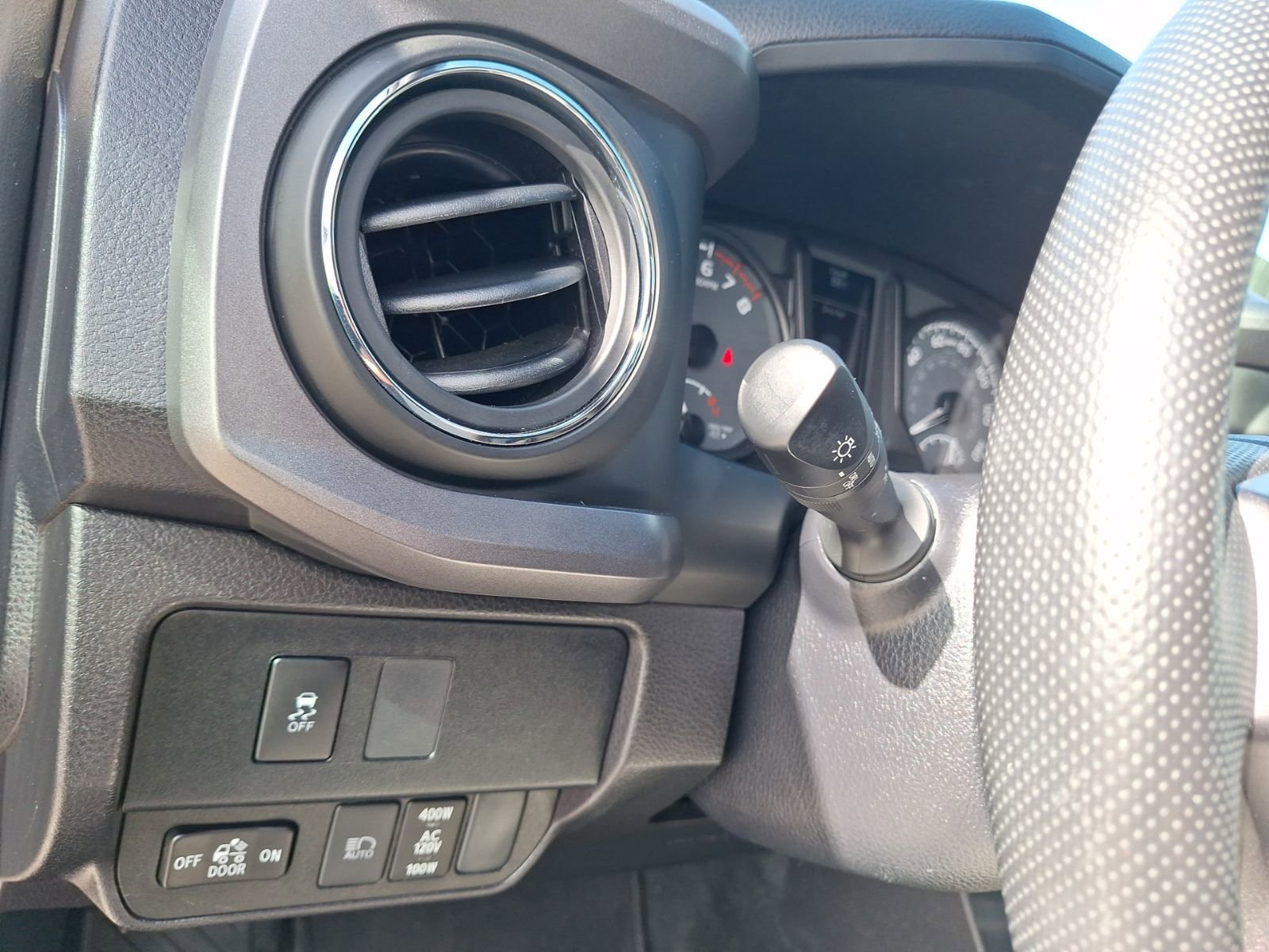 Used 2023 Toyota Tacoma TRD Sport AWD/4WD image 19