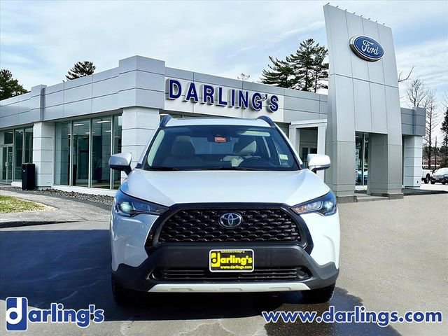 Used 2022 Toyota Corolla Cross LE w/ Moonroof Package image 2