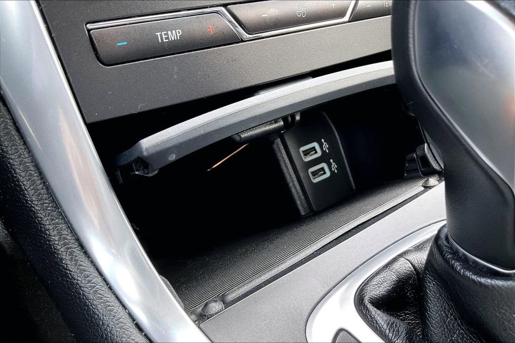 Used 2015 Ford Edge Titanium w/ Technology Package image 25