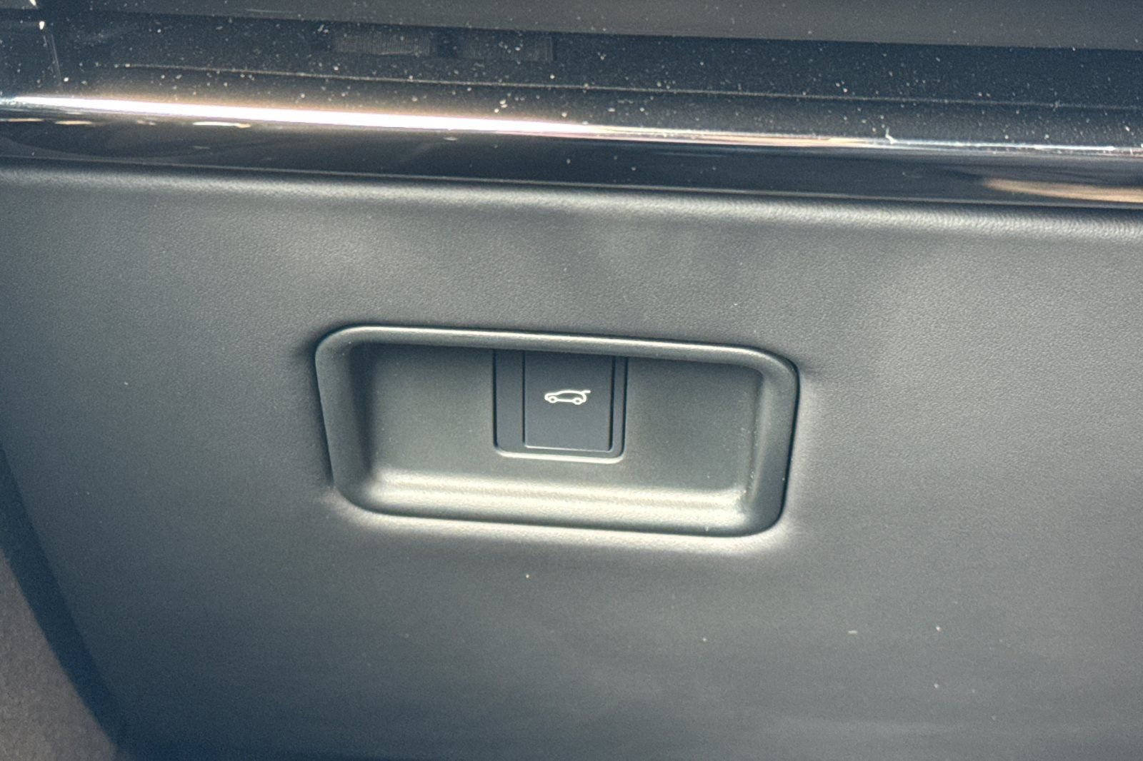 Used 2025 Land Rover Range Rover Sport SV Edition Two image 31