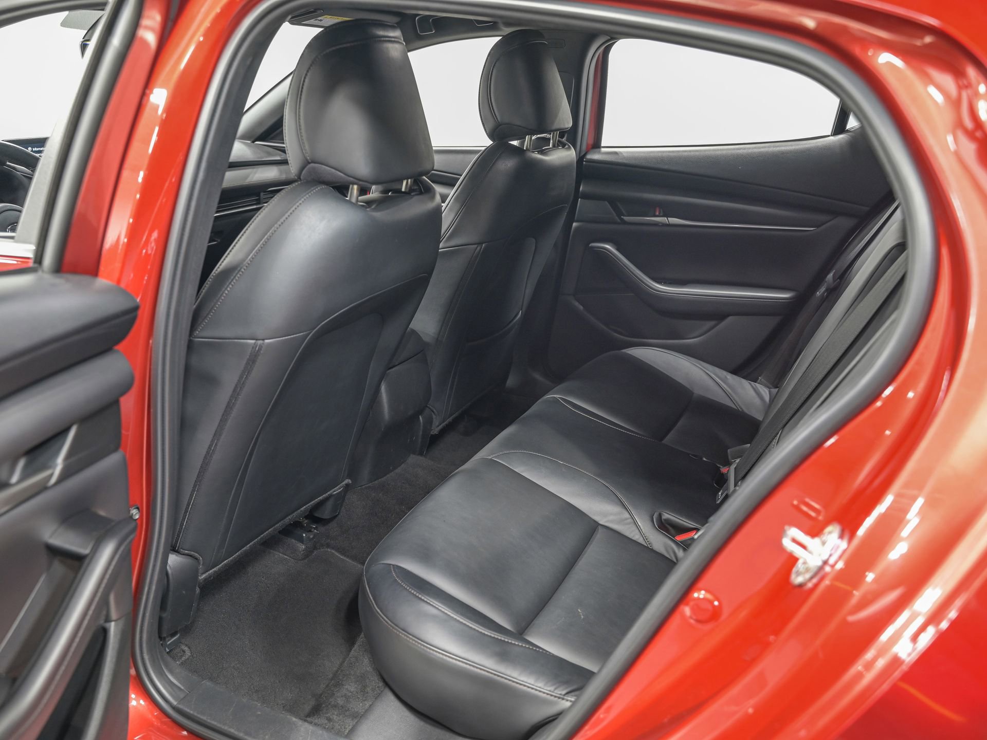 Used 2020 MAZDA MAZDA3 Hatchback image 28