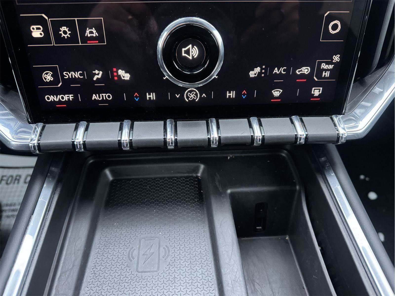 Used 2025 GMC Acadia Elevation image 27