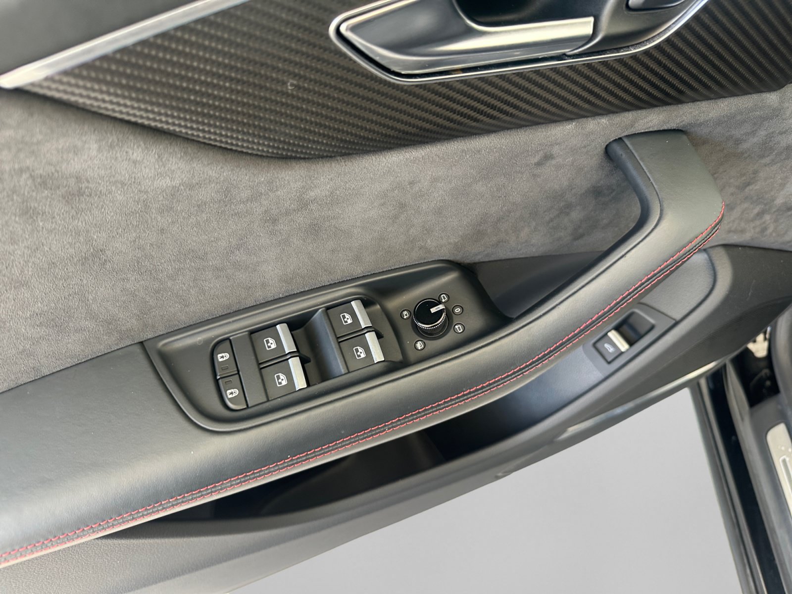 Used 2022 Audi RS Q8 w/ Black Optic Package AWD/4WD image 11