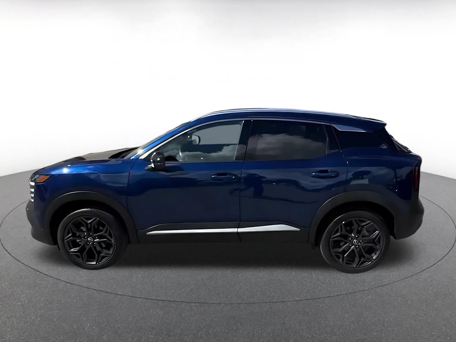Used 2026 Nissan Kicks SR FWD image 8