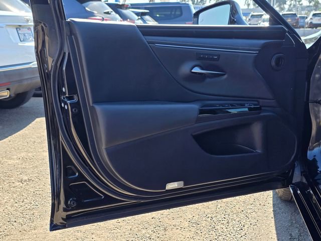 Used 2024 Lexus ES 300h w/ Premium Package image 16