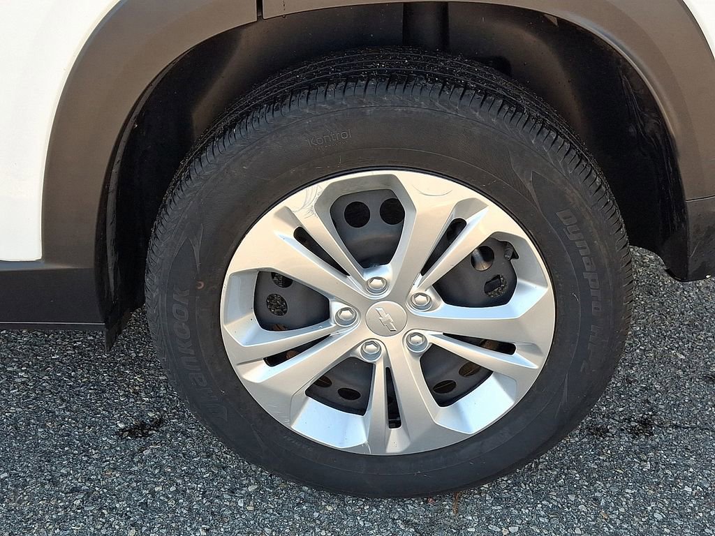 Used 2024 Chevrolet Trax LS image 12