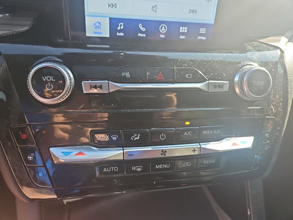 Used 2023 Ford Explorer Limited w/ Limited Technology Package image 17