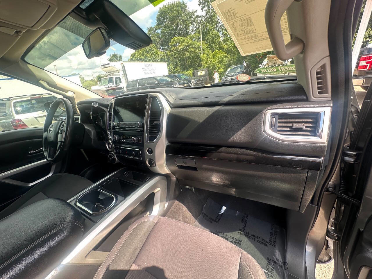 Used 2021 Nissan Titan SV w/ SV Convenience Package image 19