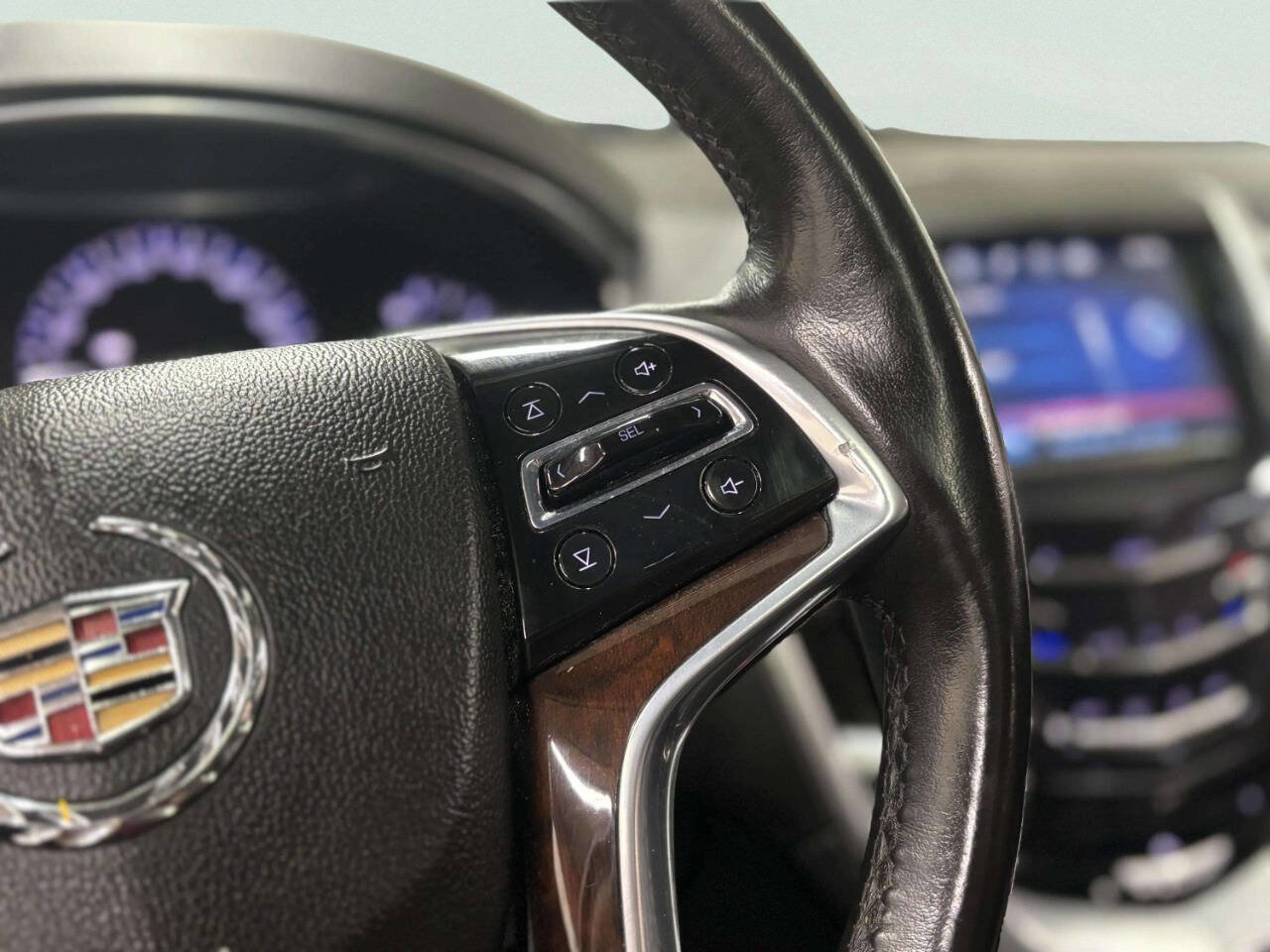 Used 2016 Cadillac SRX Luxury w/ Driver Awareness Package image 33