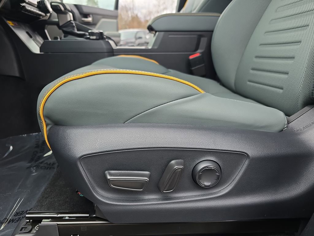 Used 2025 Toyota Tacoma Trailhunter image 30