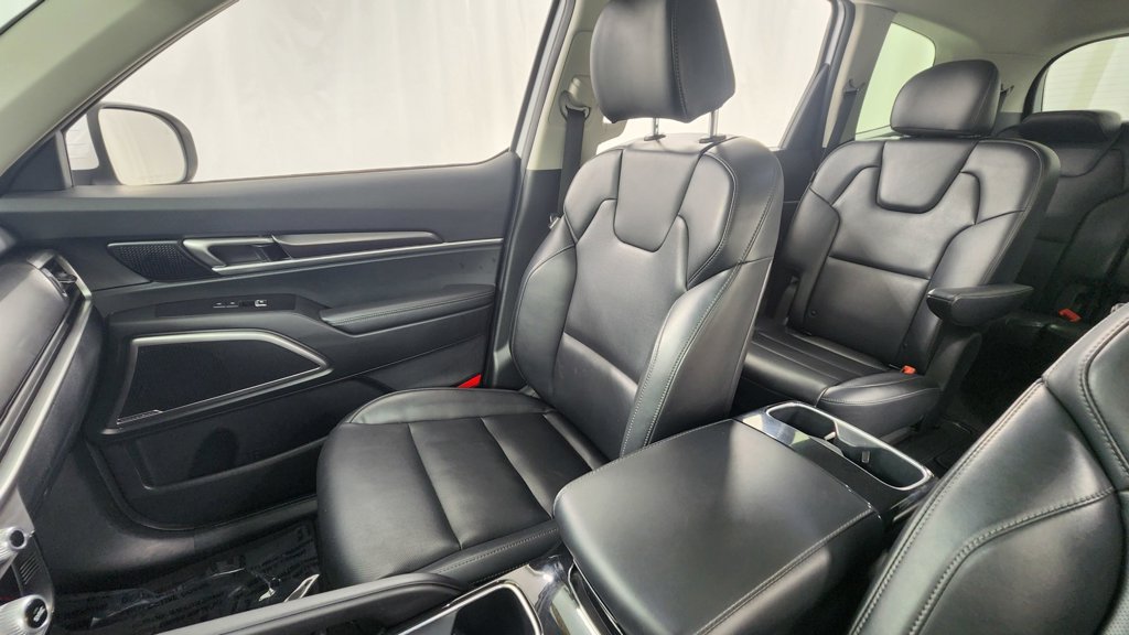Used 2025 Kia Telluride S AWD/4WD image 13