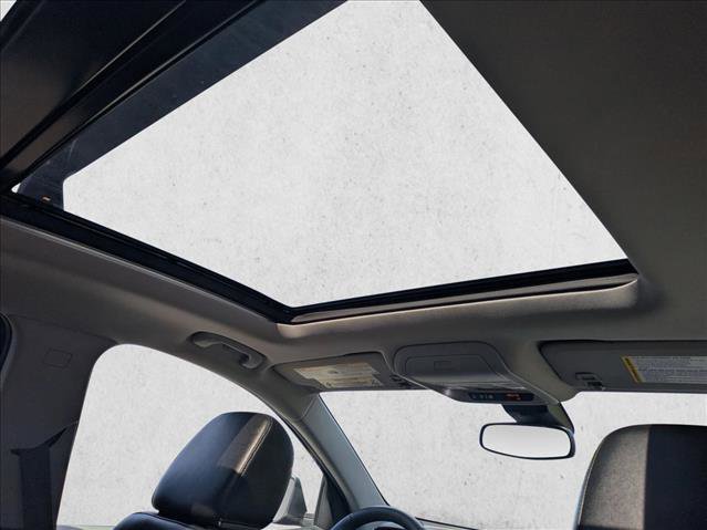 Used 2018 Chevrolet Equinox Premier image 19