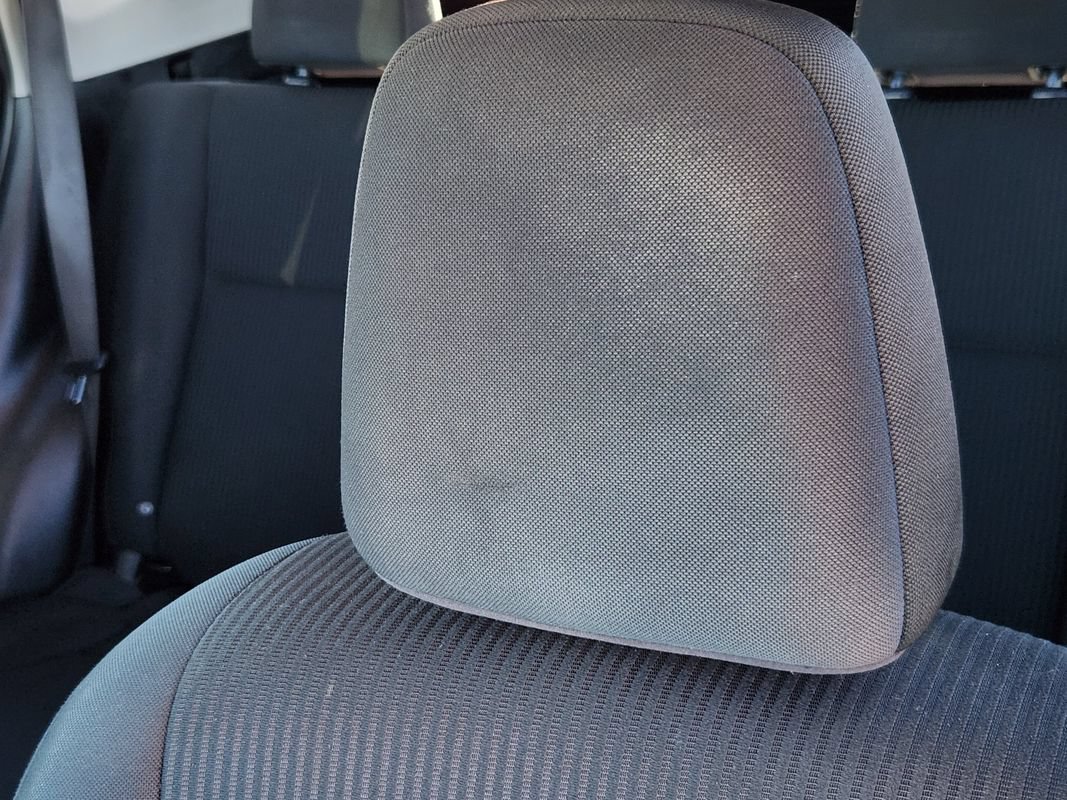 Used 2018 Toyota RAV4 LE w/ All Weather Liner Package AWD/4WD image 18