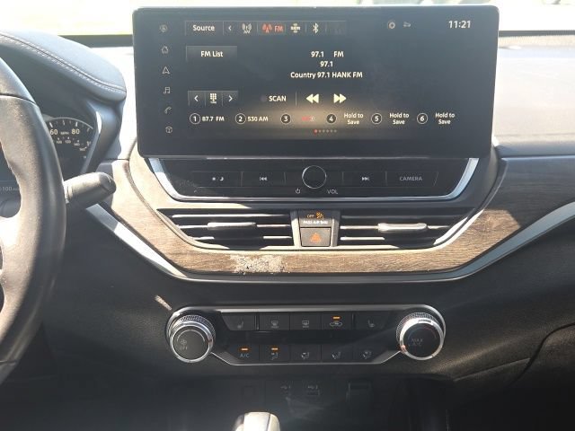 Used 2024 Nissan Altima 2.5 SV w/ SV Premium Package AWD/4WD image 24