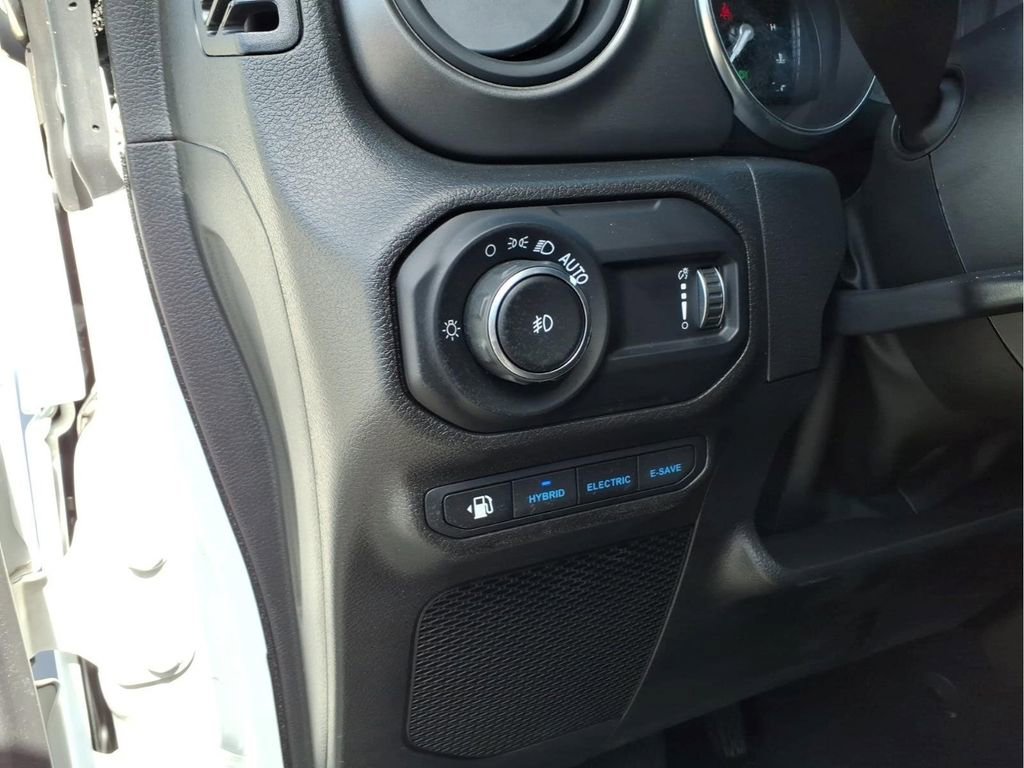Certified 2023 Jeep Wrangler Unlimited w/ Sun & Screen Package AWD/4WD image 21
