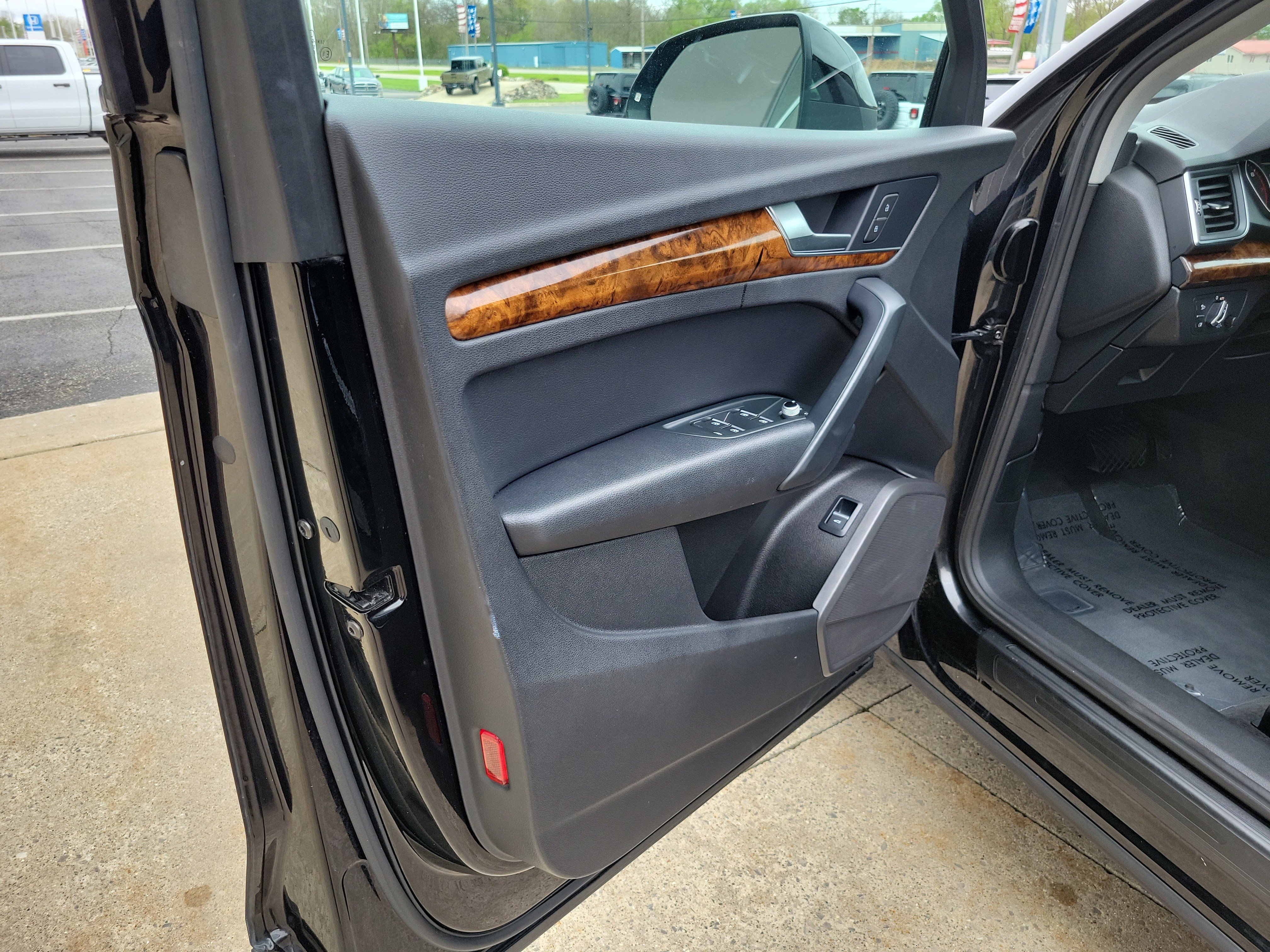 Used 2018 Audi Q5 2.0T Premium AWD/4WD image 6