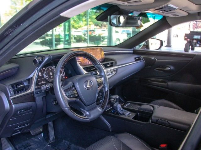 Used 2019 Lexus ES 350 Ultra Luxury w/ Accessory Package image 11