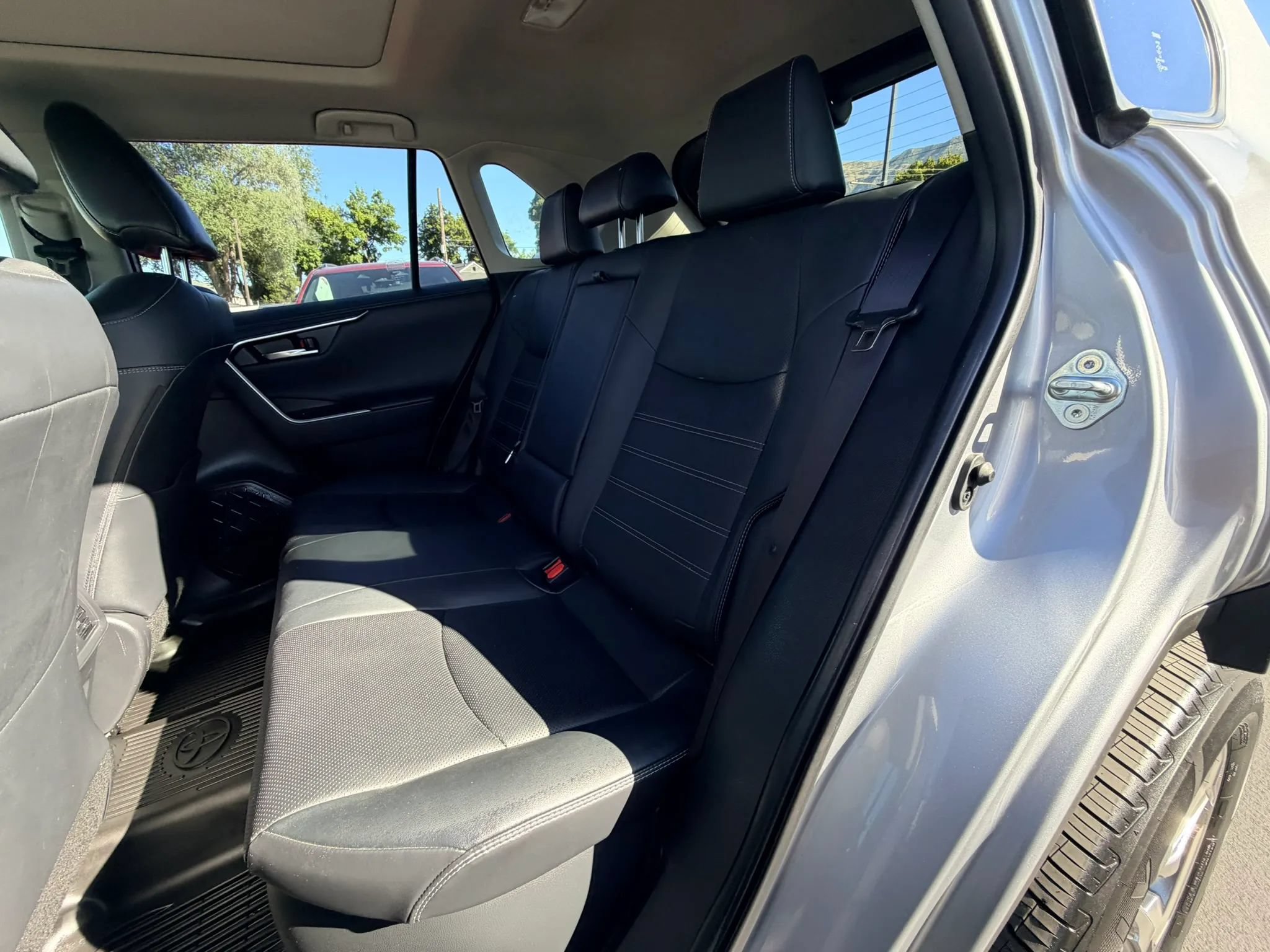 Used 2021 Toyota RAV4 Limited AWD/4WD image 22
