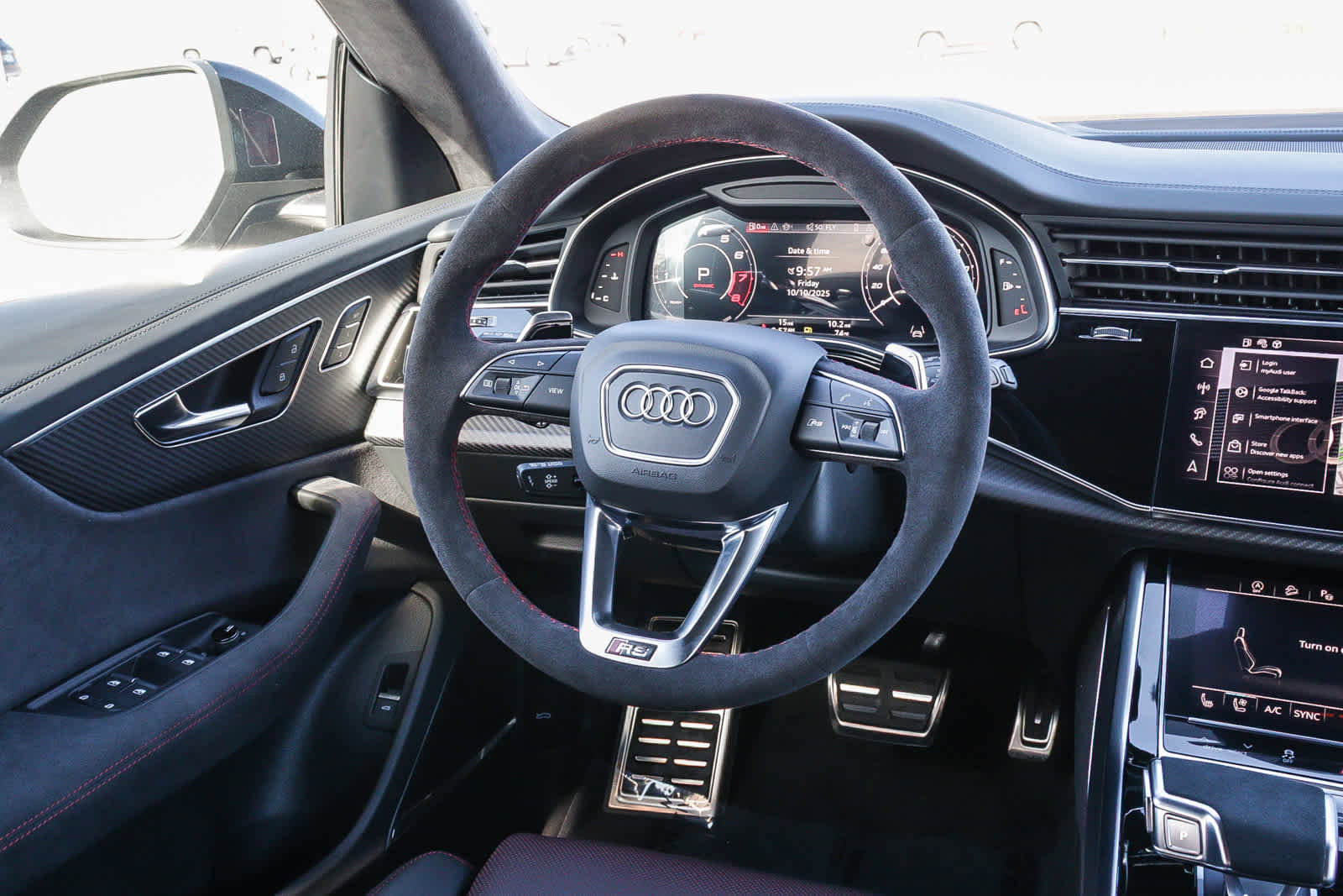 New 2025 Audi RS Q8 performance image 14