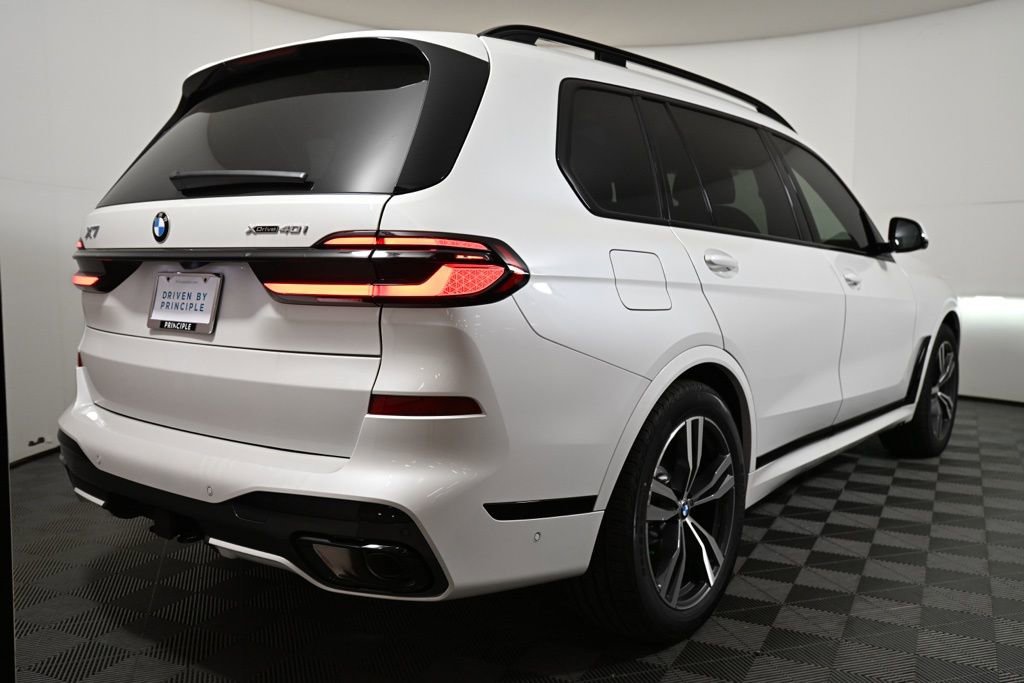New 2026 BMW X7 xDrive40i w/ M Sport Package AWD/4WD image 5