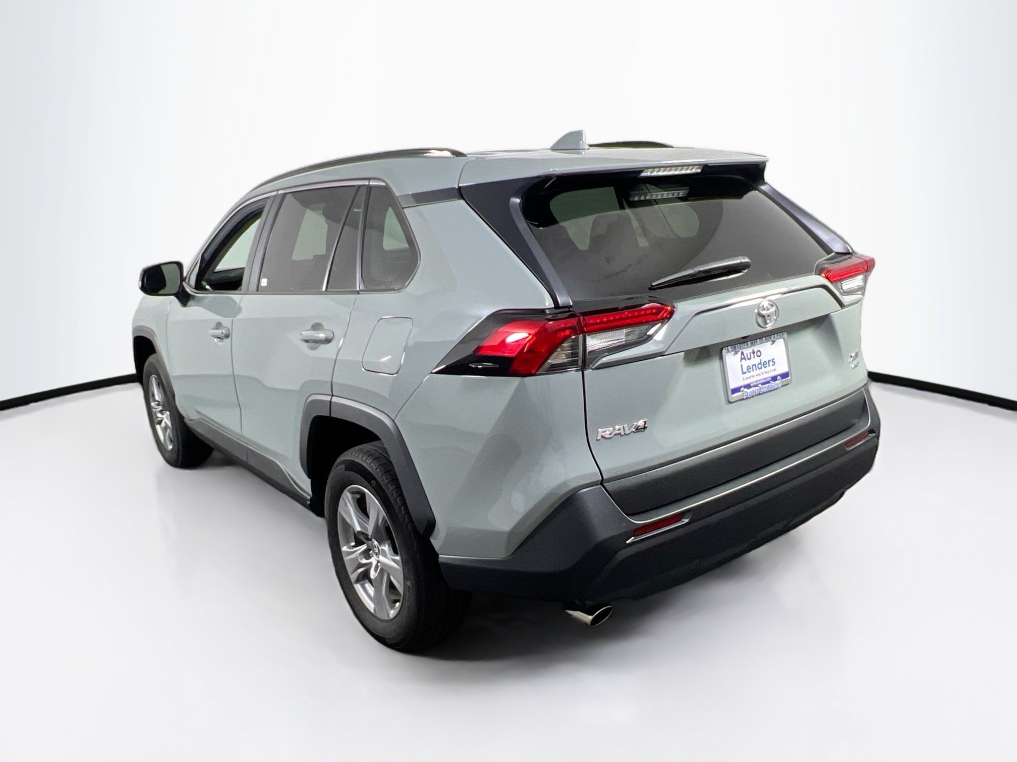 Used 2022 Toyota RAV4 XLE w/ Convenience Package AWD/4WD image 7