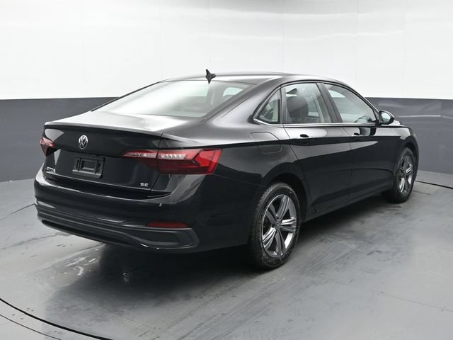 Used 2023 Volkswagen Jetta SE FWD image 5