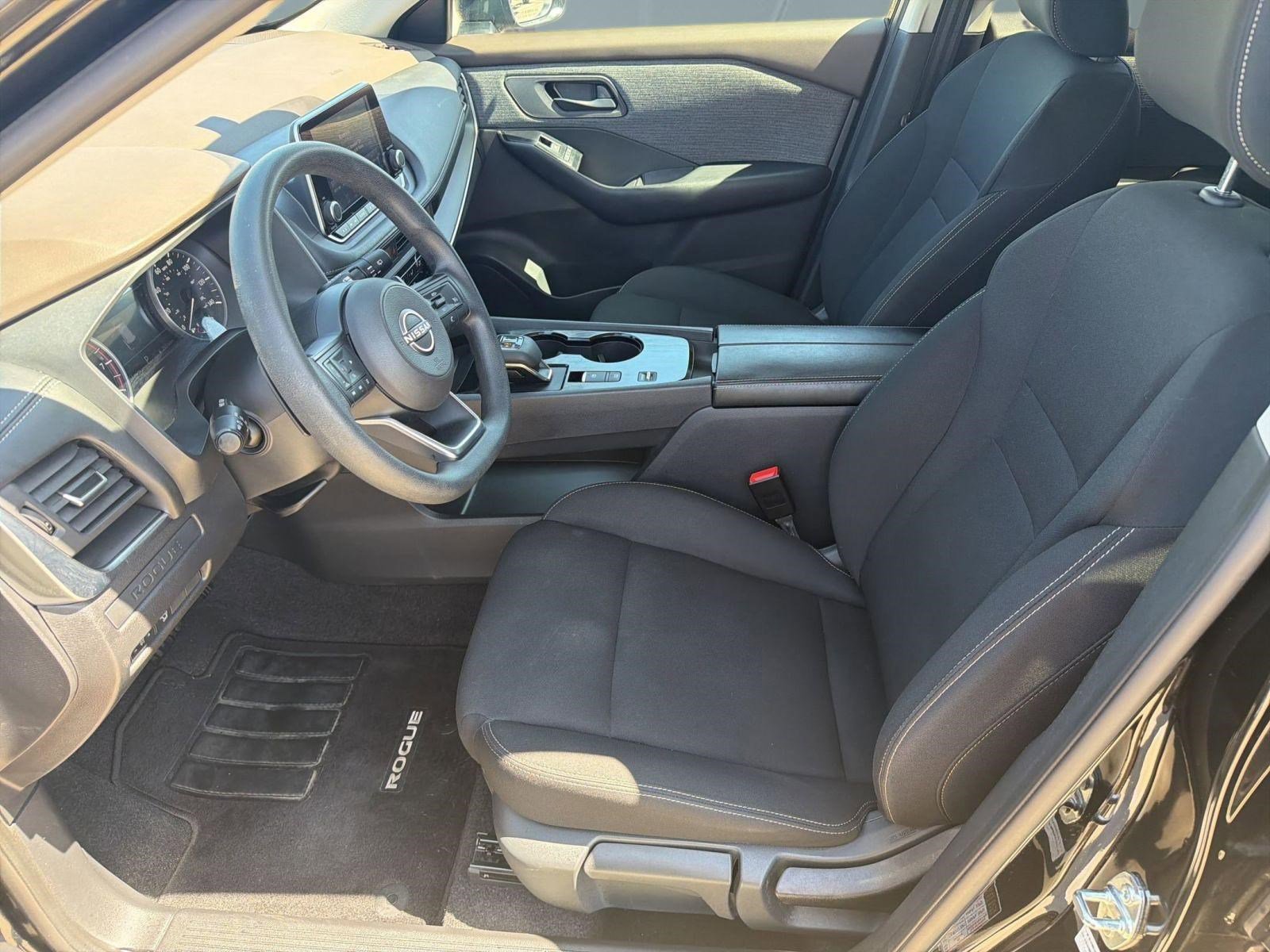 Used 2023 Nissan Rogue S image 5