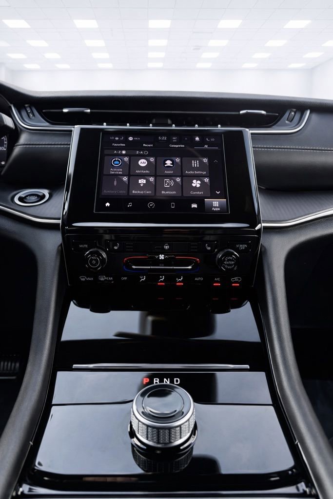 Used 2023 Jeep Grand Cherokee Altitude image 21