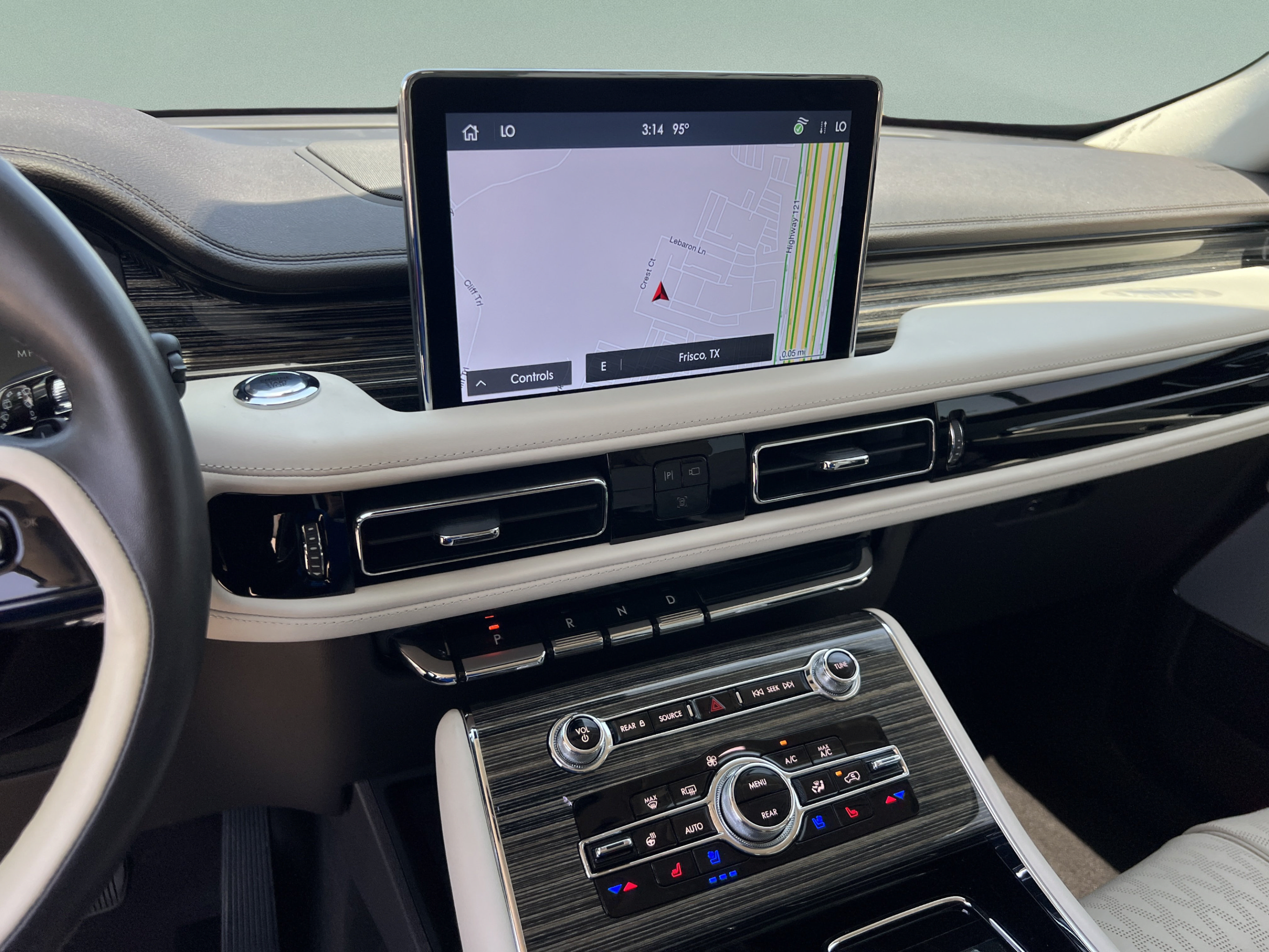 Certified 2024 Lincoln Aviator Black Label w/ Class IV Trailer Tow Package AWD/4WD image 15