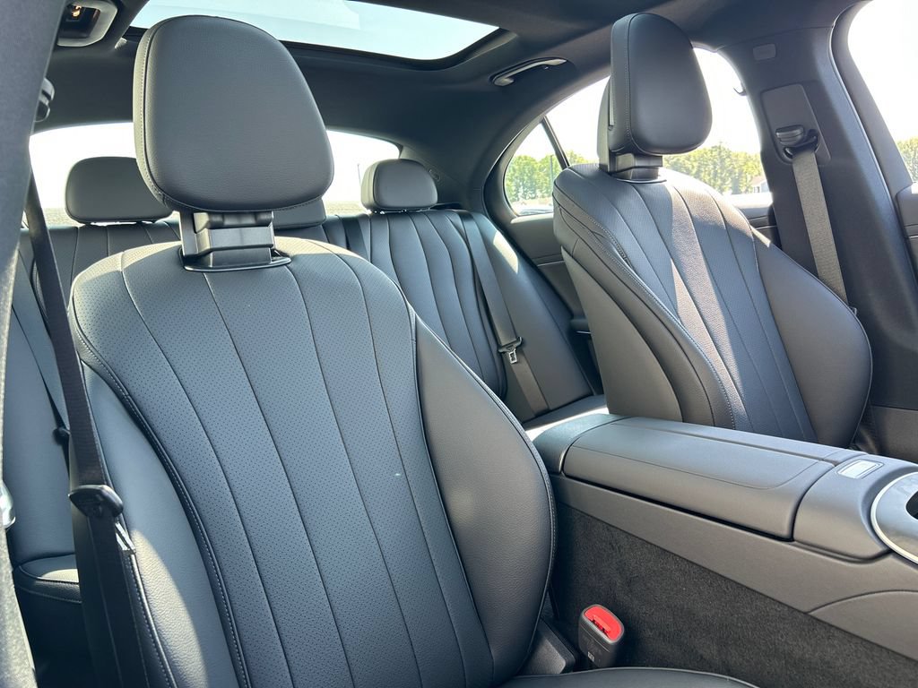 New 2026 Mercedes-Benz E 350 4MATIC Sedan image 28