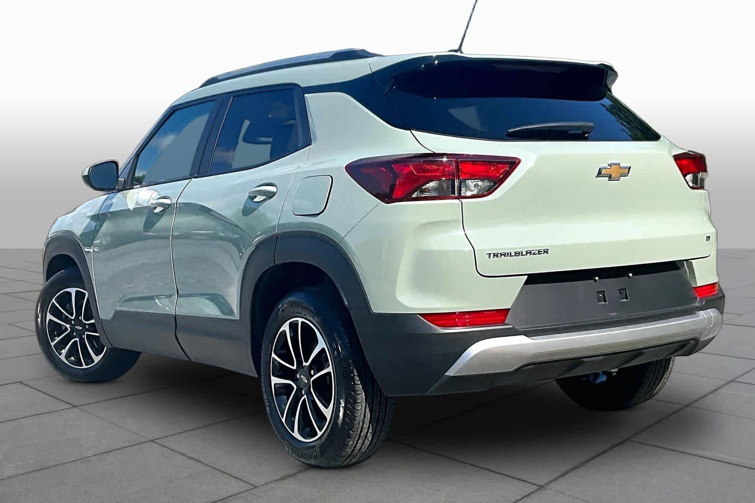 Used 2026 Chevrolet TrailBlazer LT FWD image 12