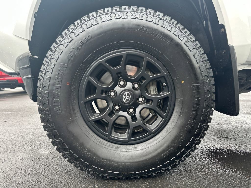 Used 2019 Toyota Tacoma SR5 AWD/4WD image 12