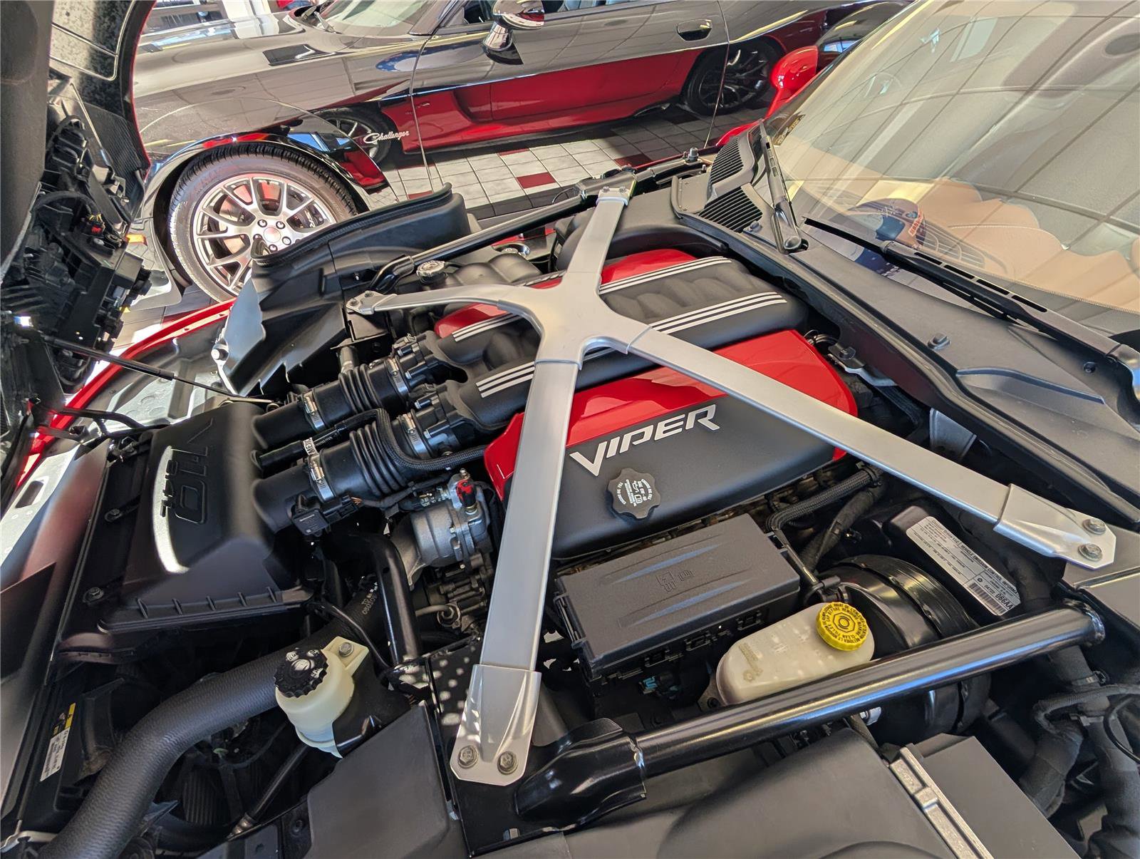 Used 2013 SRT Viper GTS w/ GTS Laguna Interior Pkg image 8