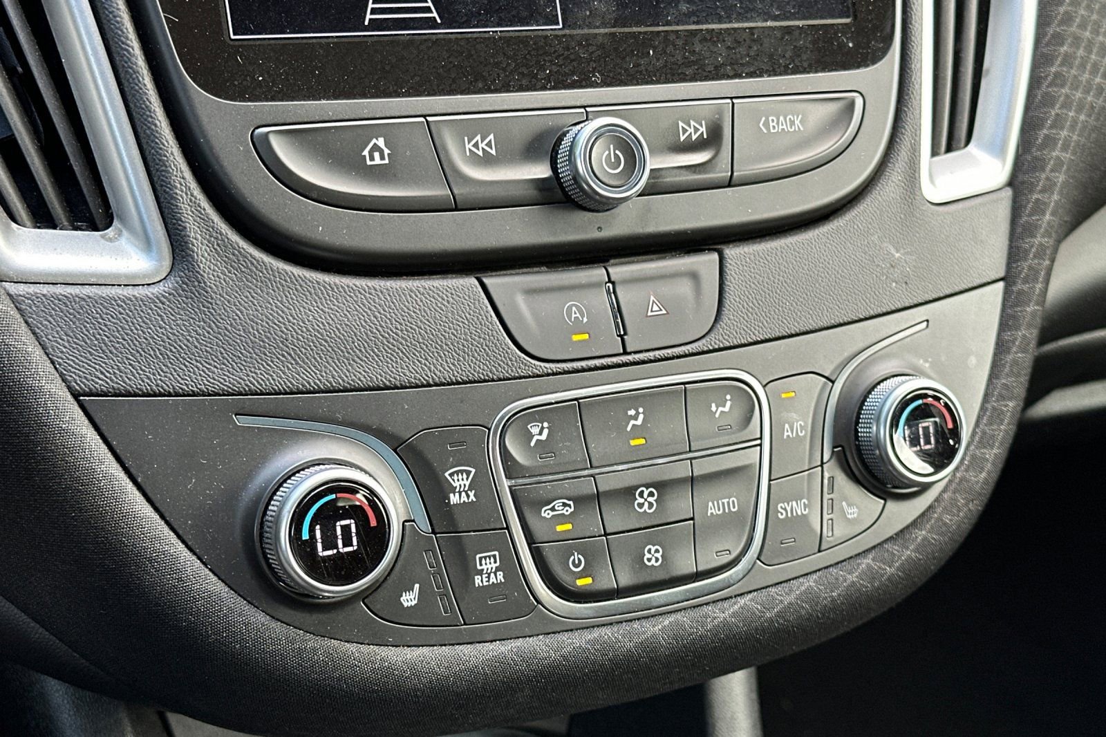 Used 2024 Chevrolet Malibu LT FWD image 15