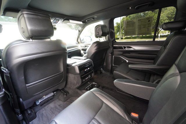 Used 2025 Jeep Wagoneer Series II w/ Convenience Group I RWD image 33