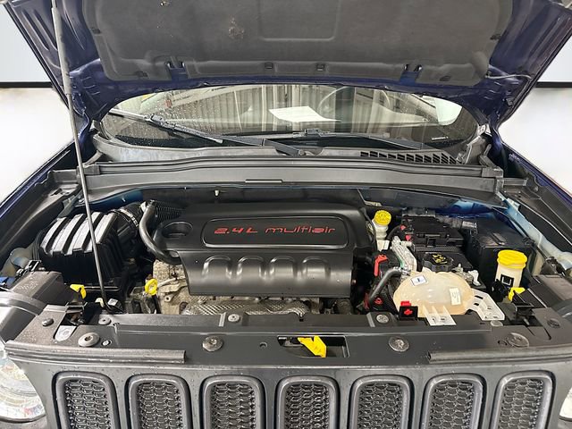 Used 2016 Jeep Renegade Trailhawk AWD/4WD image 30