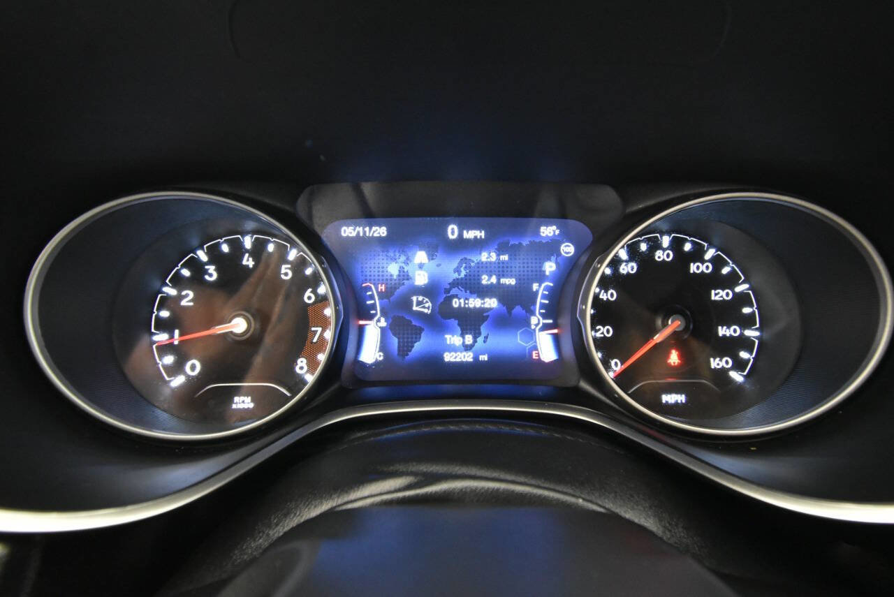 Used 2021 Jeep Compass Latitude AWD/4WD image 32