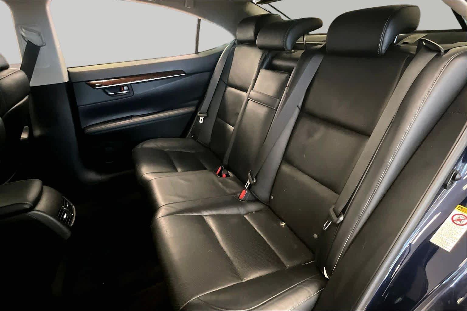 Used 2015 Lexus ES 350 w/ Luxury Package FWD image 17