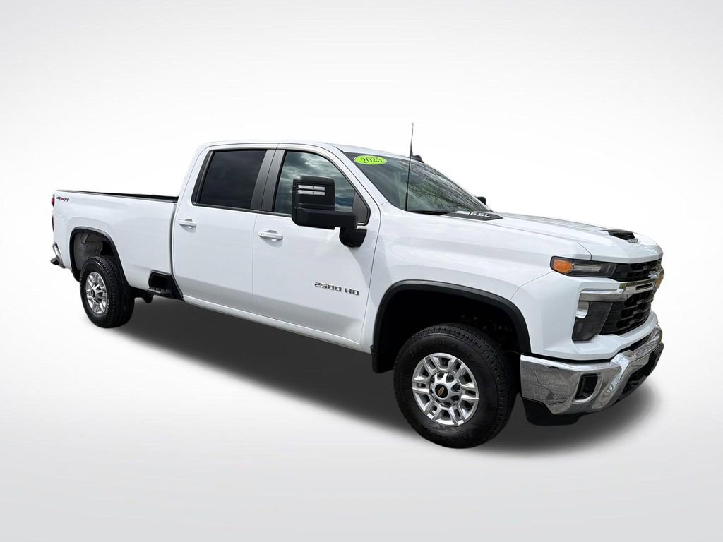 Used 2025 Chevrolet Silverado 2500 LT w/ Convenience Package AWD/4WD image 8