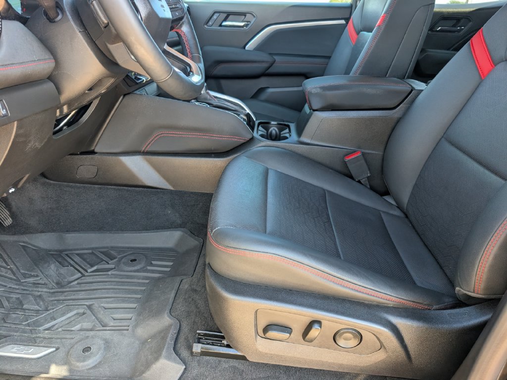 Used 2023 Chevrolet Colorado Z71 w/ Z71 Convenience Package 2 AWD/4WD image 12