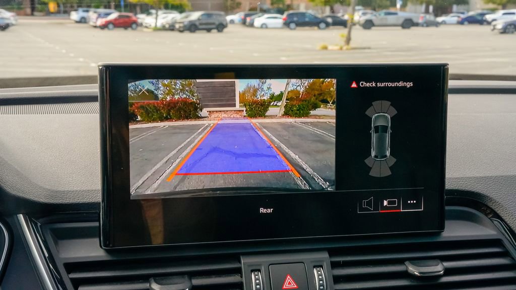 Used 2022 Audi Q5 e Premium w/ Convenience Package image 28