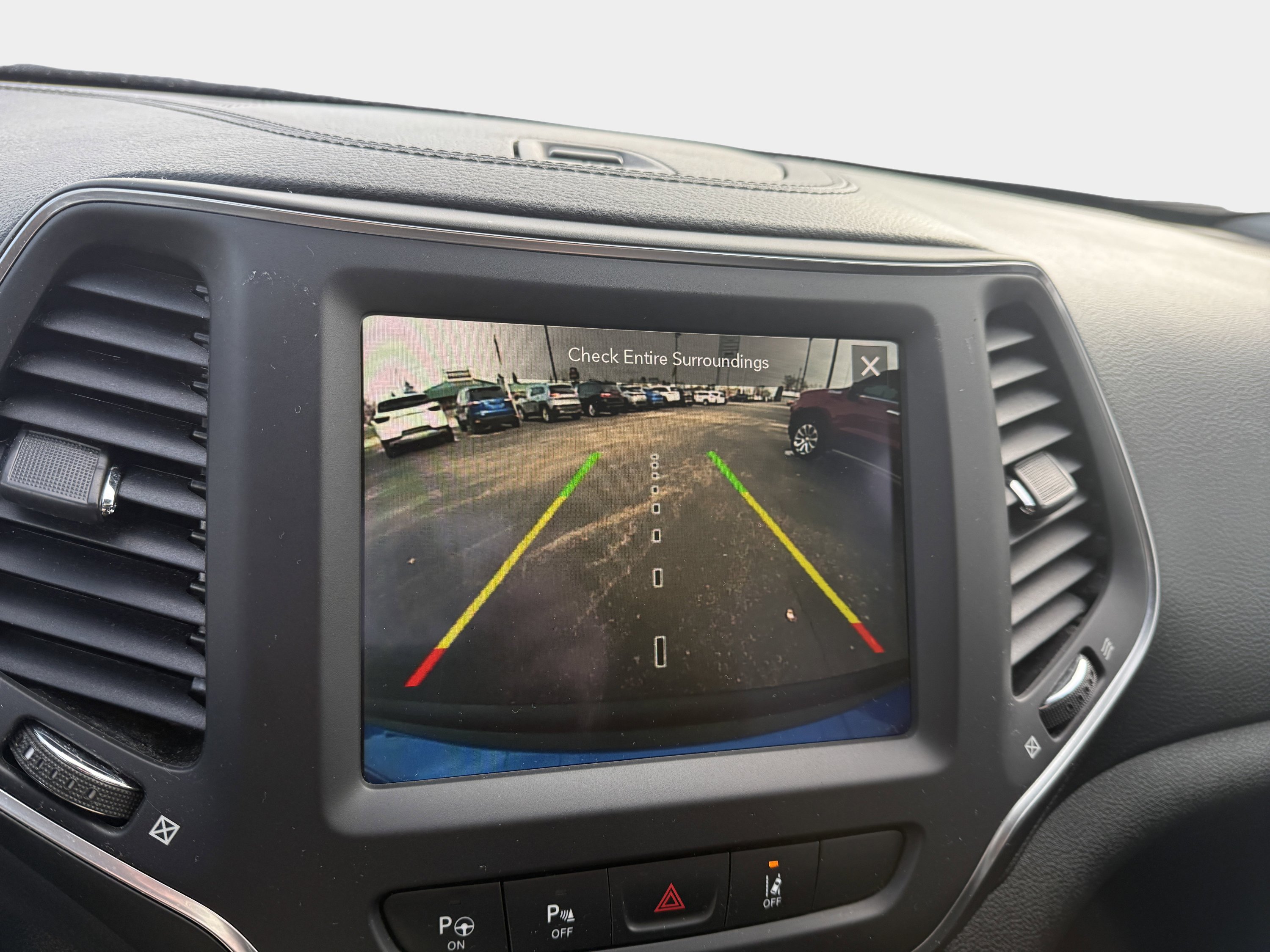 Used 2023 Jeep Cherokee Altitude Lux AWD/4WD image 25