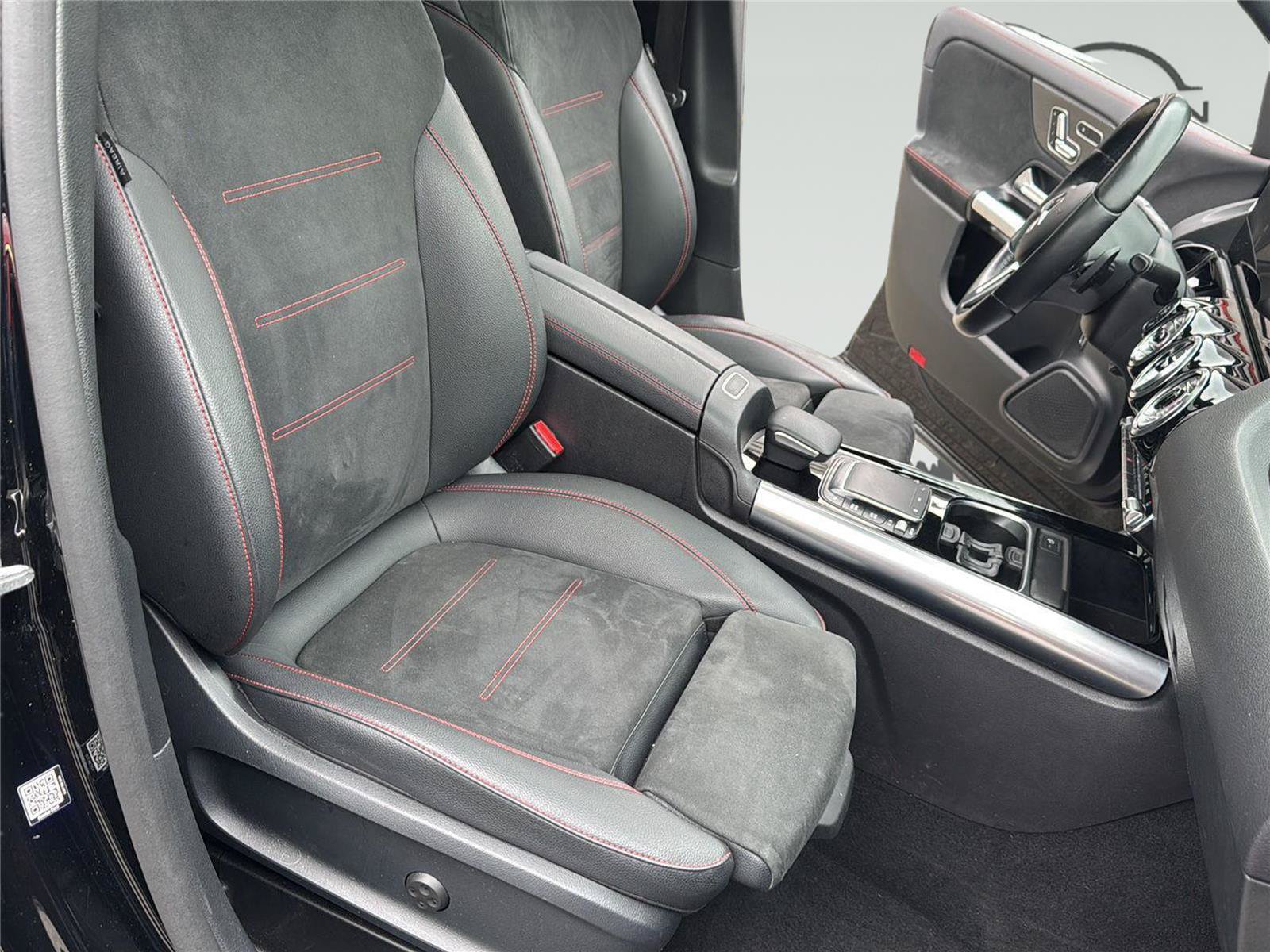 Used 2023 Mercedes-Benz GLA 250 4MATIC image 27