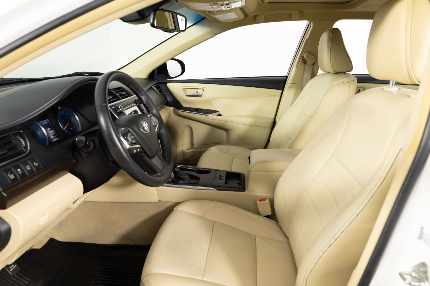 Used 2017 Toyota Camry XLE w/ Advanced Technology Package FWD image 15