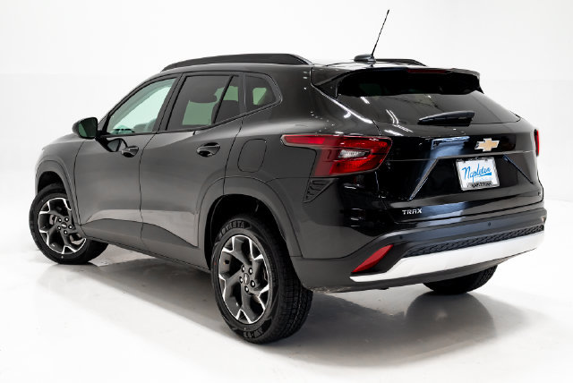 Used 2025 Chevrolet Trax LT w/ Driver Confidence Package FWD image 29