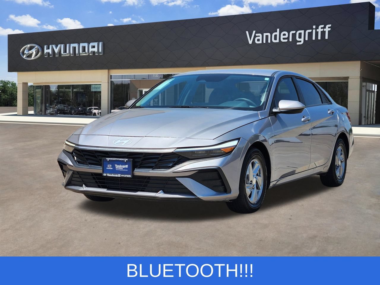 Certified 2025 Hyundai Elantra SE FWD image 2