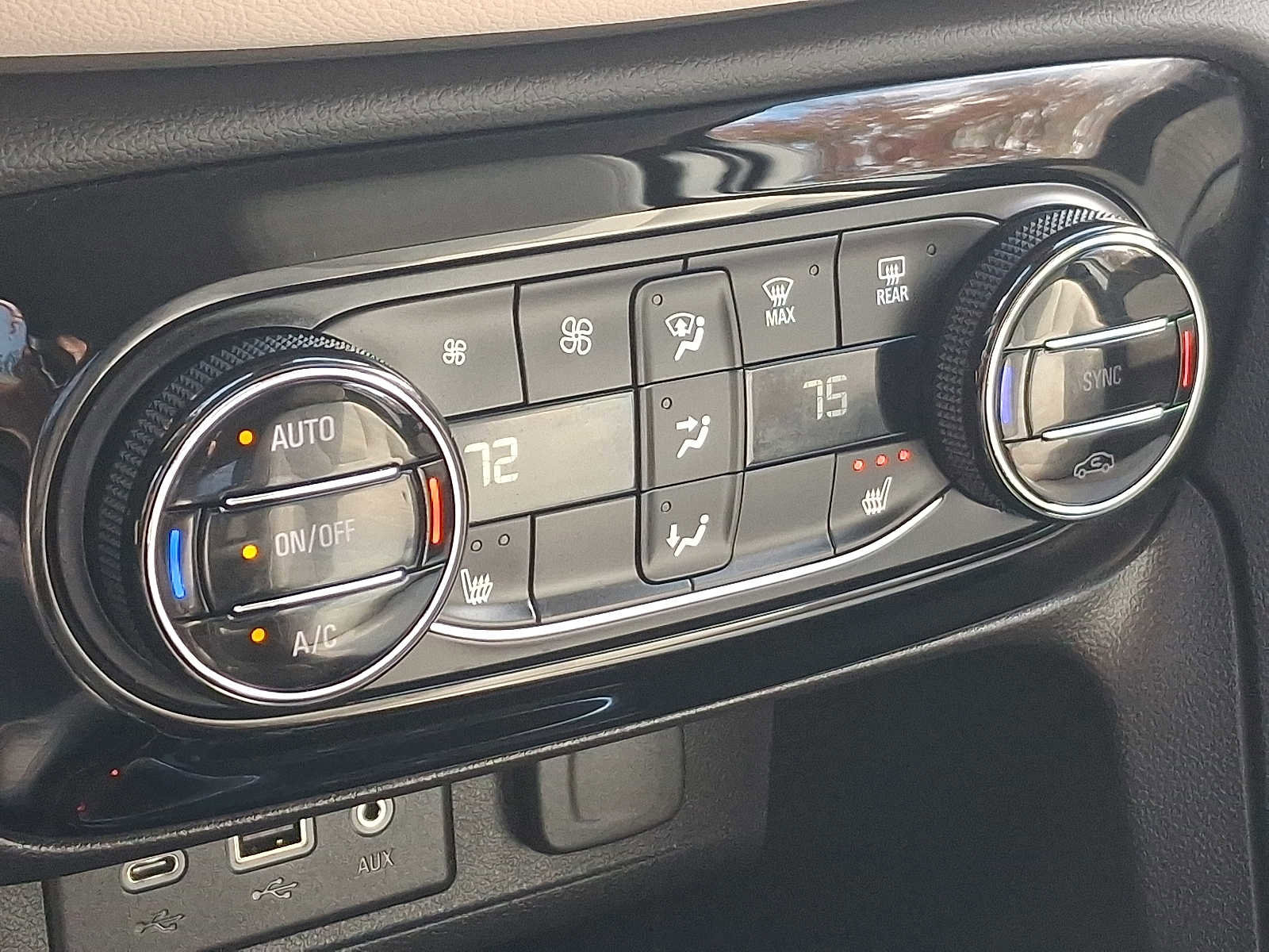 Used 2023 Buick Encore GX Select image 17