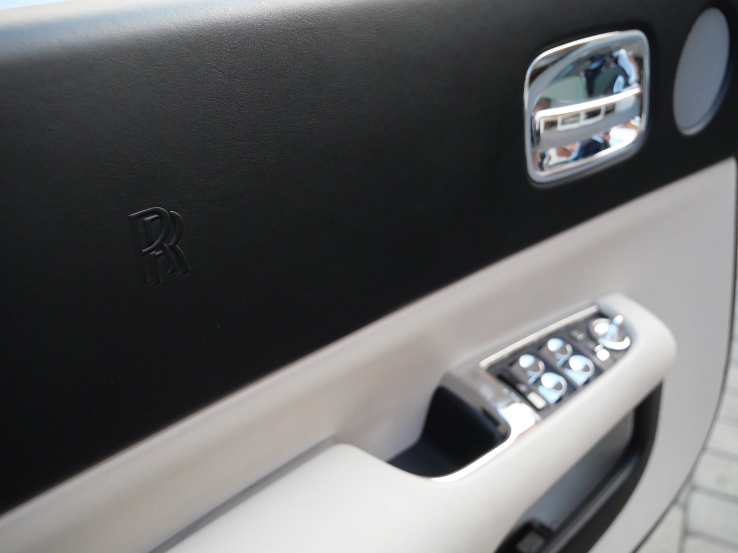 Used 2017 Rolls-Royce Wraith image 28